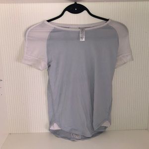 Three Ivivva shirts      90$ for all three💕